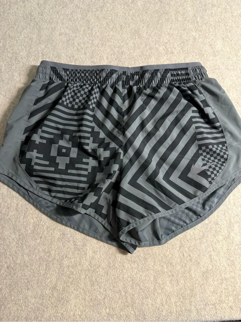 Nike‎ Women's Gray Geometric Print Athletic Shorts